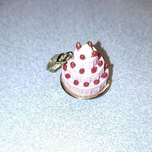 Juicy Couture 🍓 cake charm